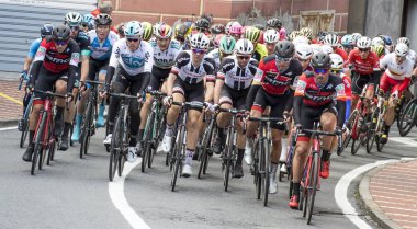 Imperia, ım, Liguria, İtalya - 17 Mart 2018: Bir önemli bisiklet yarışı İtalya Mart ayında küçük bir kasabada. Milano-Sanremo 2018 rekabet adıdır