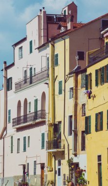 Porto Maurizio Liguria alanında eski binalar