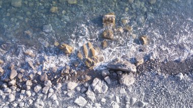 Akdeniz ve yukarıda da görüleceği drone ile kayalar