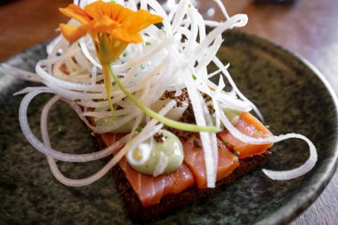 Somon, Danimarka kültürü tipik bir yemek ile Smorrebrod