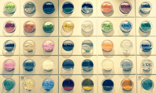Vista Frontal Caixas Circulares Com Jogos Plástico Coloridos Dentro — Fotografia de Stock
