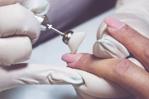 Zdobienia i konserwacja paznokci — Zdjęcie stockowe