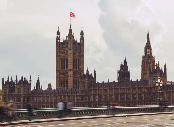 Puente Westminster Con Gente Caminando Famoso Big Ben Fondo —  Fotos de Stock