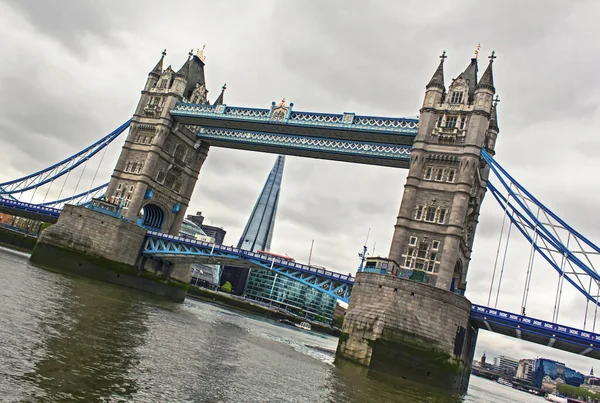 Tower bridge of London with dramatic sky — Stock Photo, Image