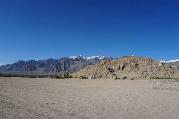 Leh Himalayan Mountains Com Horizonte Azul Leh Ladakh Capital Estado — Fotografia de Stock