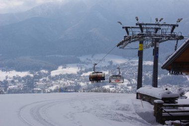 Polonya, Zakopane, görüntülemek Gubalowka dağdan, Butorowy Wierch: Gubalowka bir dağ Gubalowka aralığında, Zakopane Lehçe kasaba yukarıda olduğunu. Dağ Tatras ve Zakopane komuta manzaralarını sunan popüler bir turistik 's.