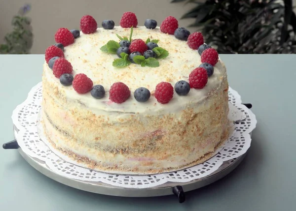 Delicioso Bolo Aniversário Multicolor — Fotografia de Stock