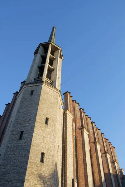 Jaslo天主教教堂的高塔 — 图库照片