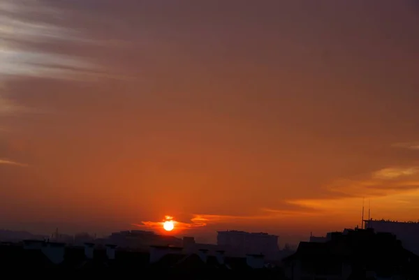 Bewölkter Mehrfarbiger Himmel Bei Sonnenuntergang — Stockfoto