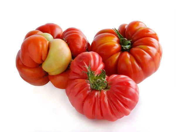 Vários Enormes Tomates Vermelhos Salada Cozinha — Fotografia de Stock