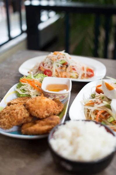 Nahaufnahme Asiatischer Speisen Auf Dem Tisch — Stockfoto