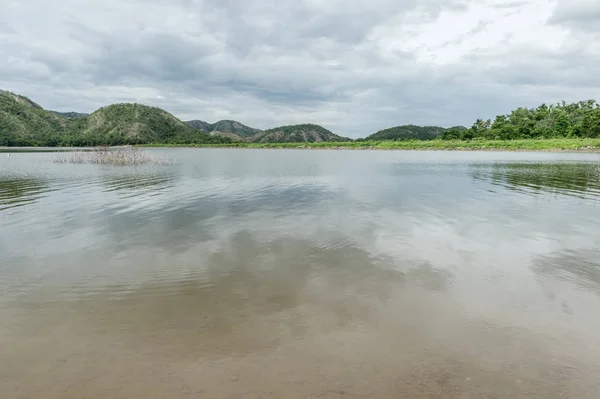 Landscape of lake with mountain — Stock Photo, Image