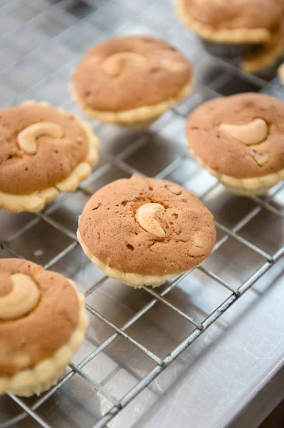 Closeup z koláče sladké jídlo, vyrobené v pekárně pro potravinářský autobus — Stock fotografie