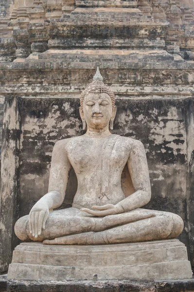 Primer plano de la escultura buda en el antiguo templo de Sukhothai, Th —  Fotos de Stock