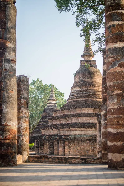 Wat Mahathat w parku historycznym Sukhothai, Tajlandia — Zdjęcie stockowe