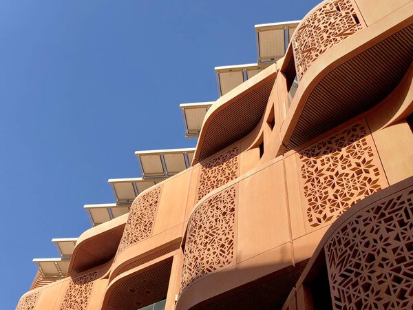 Масдар-Сити, Абу-Даби, ОАЭ - апрель 2019 года
