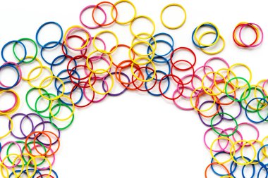 Çeşitlilik kavramı. Beyaz arka plan üzerinde renkli lastik bant tcopy alanı ile karıştırın