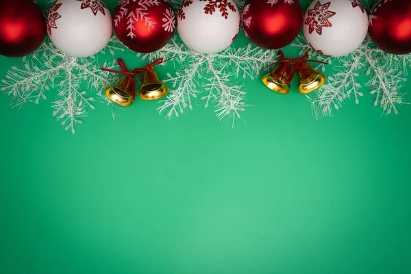 Christmas Composition Christmas Gift Bell Ball Green Background Flat Lay — Stock Photo, Image