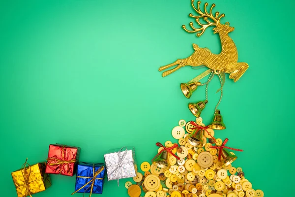 Christmas Gloden Reindeer Composition Christmas Gift Gold Reindeer Bell Green — Stock Photo, Image