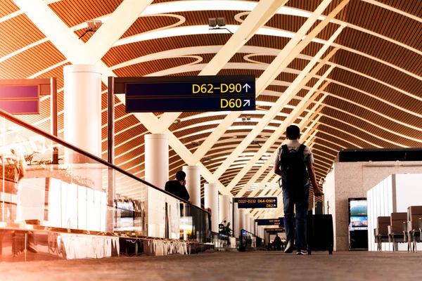 Shanghai China Feb 2019 Traveler Travel Bag Luggage Walking Airport — Stock Photo, Image