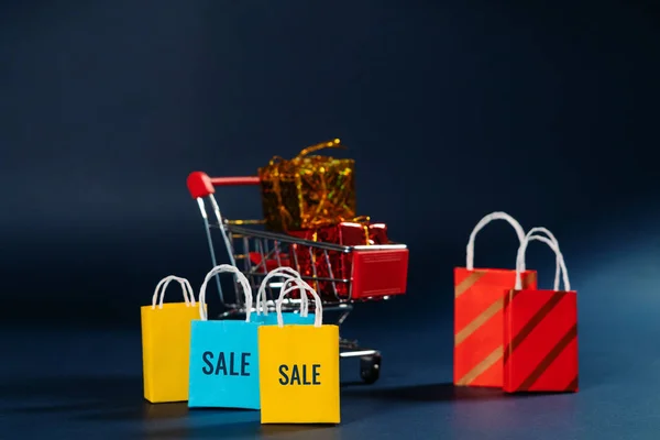 shopping cart and shopping bag, year-end sale, 11.11 singles day sale concept