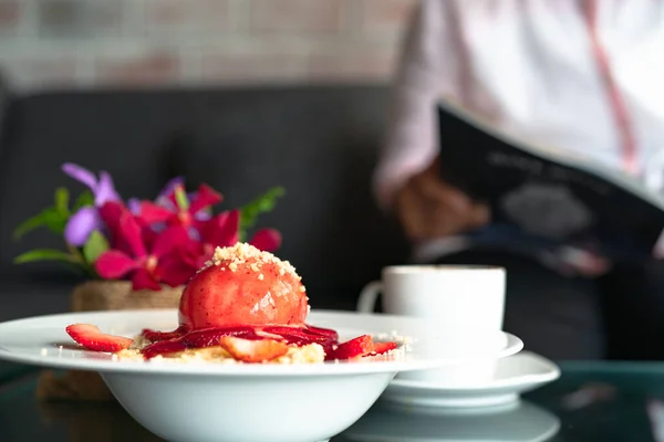 Freshly Homemade Pancakes Strawberry Crumble White Dessert Plate — Stock Photo, Image