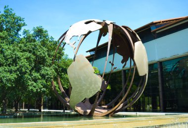 Planeta tierra, escultura, (Dünya Gezegeni heykeli)