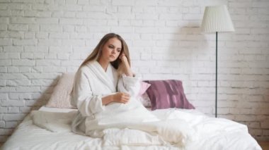 Derisi çizilmemesi kepek başında, gergin sarışın. Tahriş, kaşıntı Başkanı