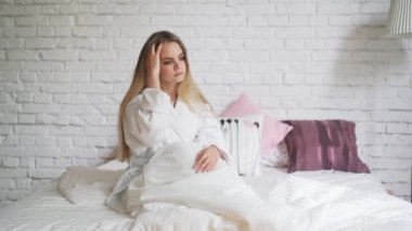 Derisi çizilmemesi kepek başında, gergin sarışın. Tahriş, kaşıntı Başkanı