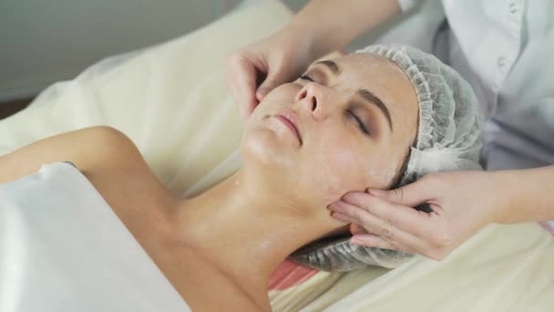 Skönhetsklinik Kvinna Får Skönhet Ansiktsbehandling Kosmetologi Förfarande — Stockvideo