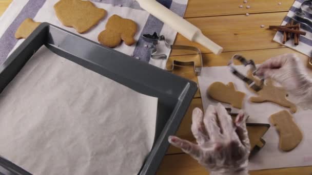 Chica Preparando Galletas Jengibre Para Navidad — Vídeos de Stock