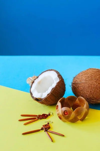 Férias Verão Conceito Estilo Ecológico Casual Pulseira Madeira Elegante Cocos — Fotografia de Stock