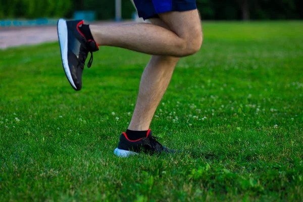 Athletic Young Man Running Nature Healthy Lifestyle — Stock Photo, Image