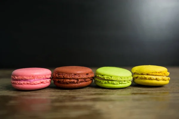 바탕에 달콤한 다채로운 Macarons — 스톡 사진