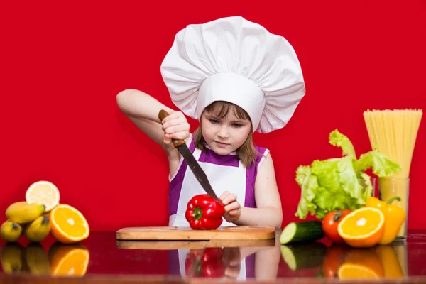 Niña Feliz Uniforme Chef Corta Verduras Cocina Chef Niños Vegetariano — Foto de Stock