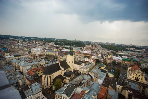 Luchtfoto Oude Europese Stad Met Regenachtige Wolken Achtergrond — Stockfoto