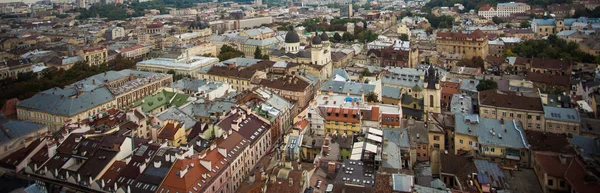 Vista panorâmica da antiga cidade europeia, banner vista superior da arquitetura — Fotografia de Stock