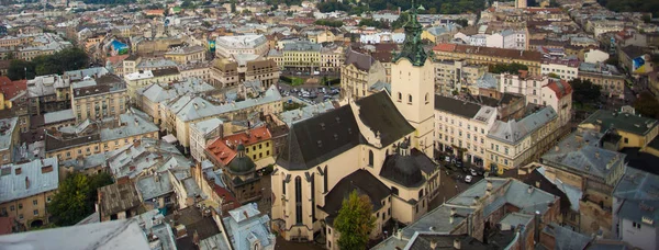 Panoramiczny widok na stare miasto w Europie, transparent widok z góry architektury — Zdjęcie stockowe