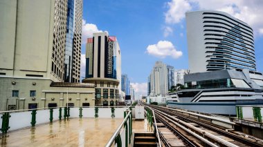 Gökyüzü tren demiryolu Bangkok, Tayland.
