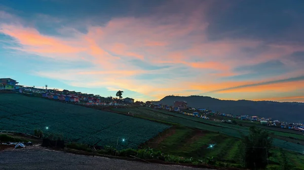 Coucher Soleil Dans Soirée Sur Colline Phu Tub Berk Phetchabun — Photo