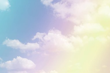 Bulutlu gökyüzü için tasarım - pastel renklerde görüntü.
