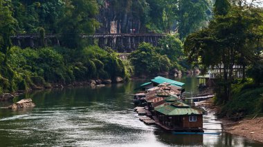 Kanchanaburi Tham Krasae demiryolu dönüm noktası.