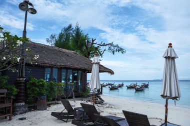 Koh Lipe adasında plaj.