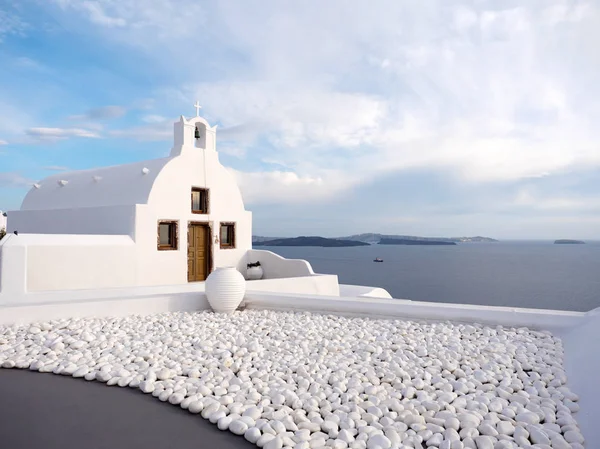 Telhado Uma Pequena Igreja Santorini Ciclades Grécia — Fotografia de Stock