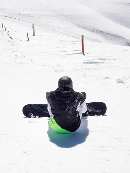 Kalavrita Griechenland März 2017 Snowboarder Genießt Die Aussicht Bevor Auf — Stockfoto