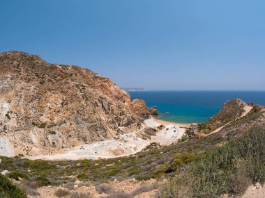 Milos Adası'nda eski sülfür madenleri