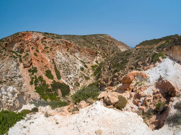 Antiguas minas de azufre en la isla de Milos — Foto de Stock