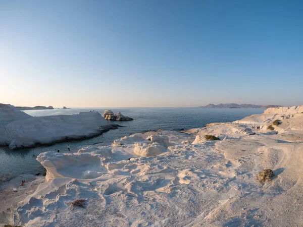 Playa de Sarakiniko en la isla de Milos —  Fotos de Stock