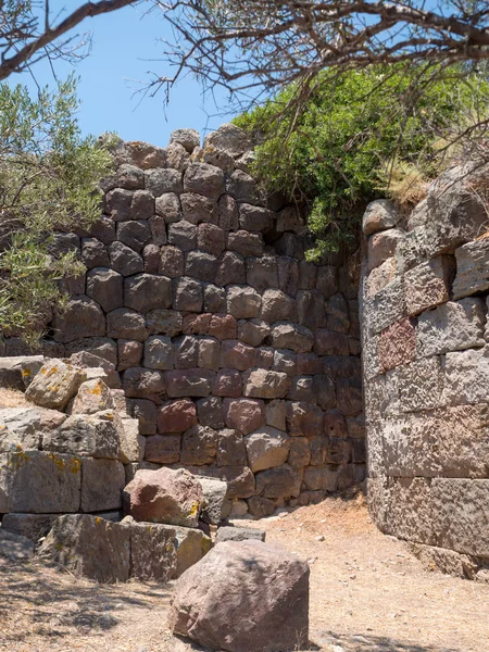 Ruinas de un teatro romano en la isla de Milos — Foto de Stock