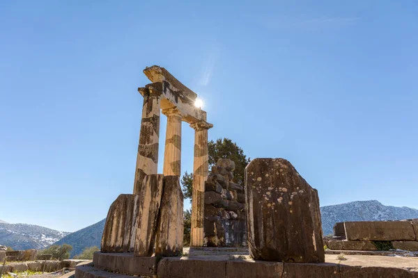 Ruinas del templo de Atenea pronaia en Delphi, Grecia — Foto de Stock